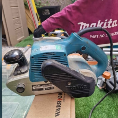 Makita 9403 Belt Sander to remove paint from furniture