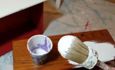 Annie Sloan-best brush for chalk paint on wood