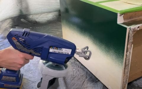 noticed-splotchy-painting-with-the-Graco-sprayer